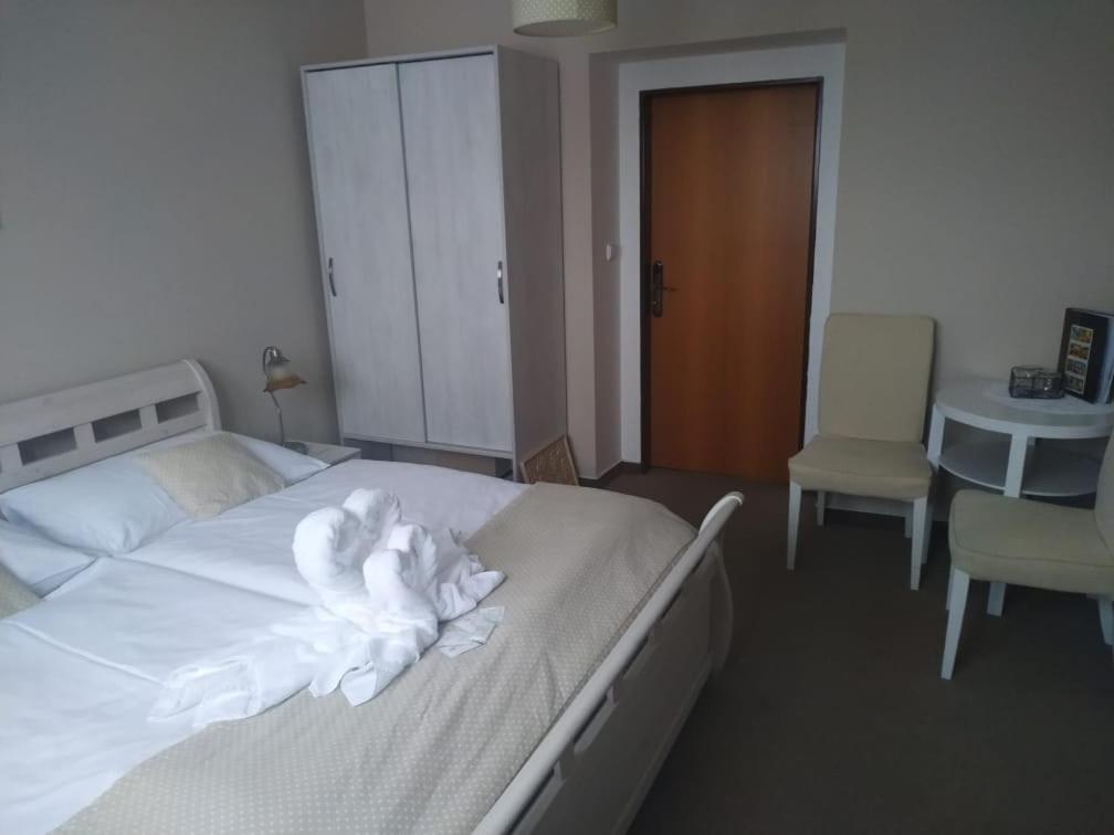 Hotel Pansky Dum Нове Место-на-Мораві Екстер'єр фото